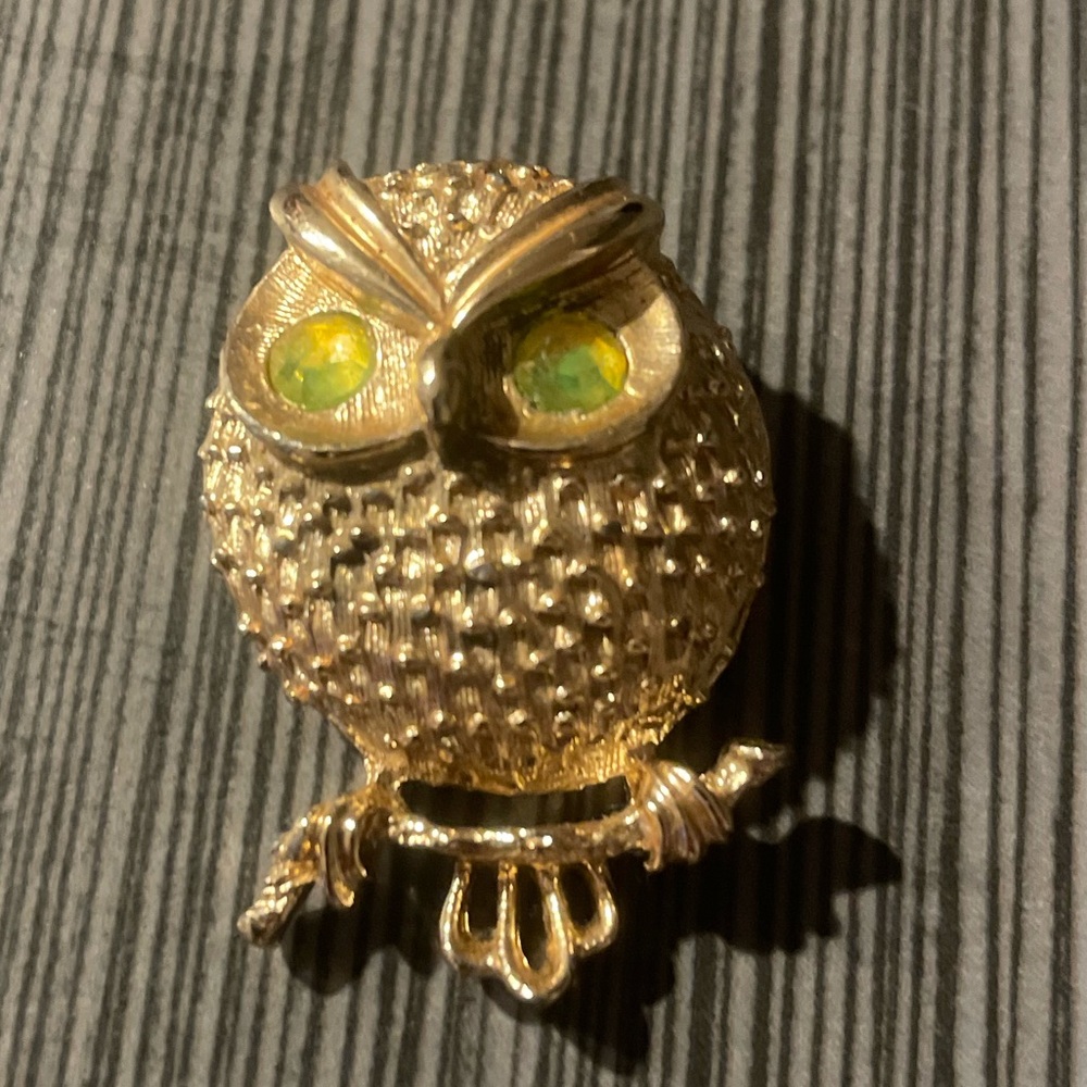 Gold Owl Brooch With Green Eyes Pretty Unique Jewelry